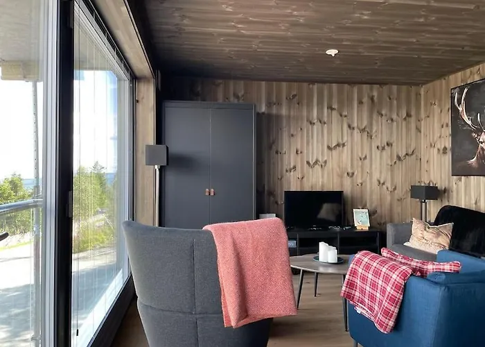 Ski In/Out, Amazing Views, 3 Bedrooms