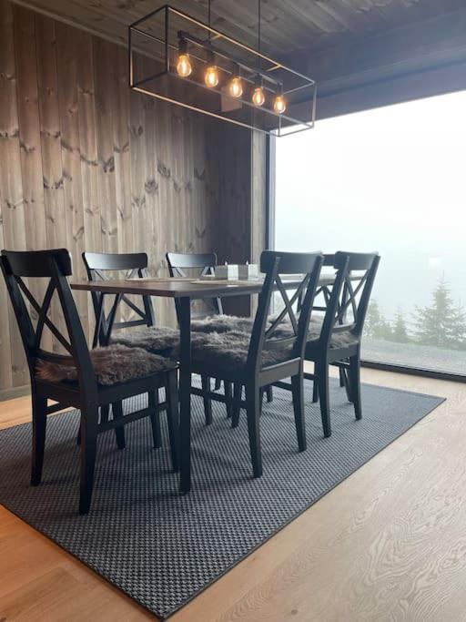 In/out, Amazing Views, 3 Bedrooms Leilighet Noresund